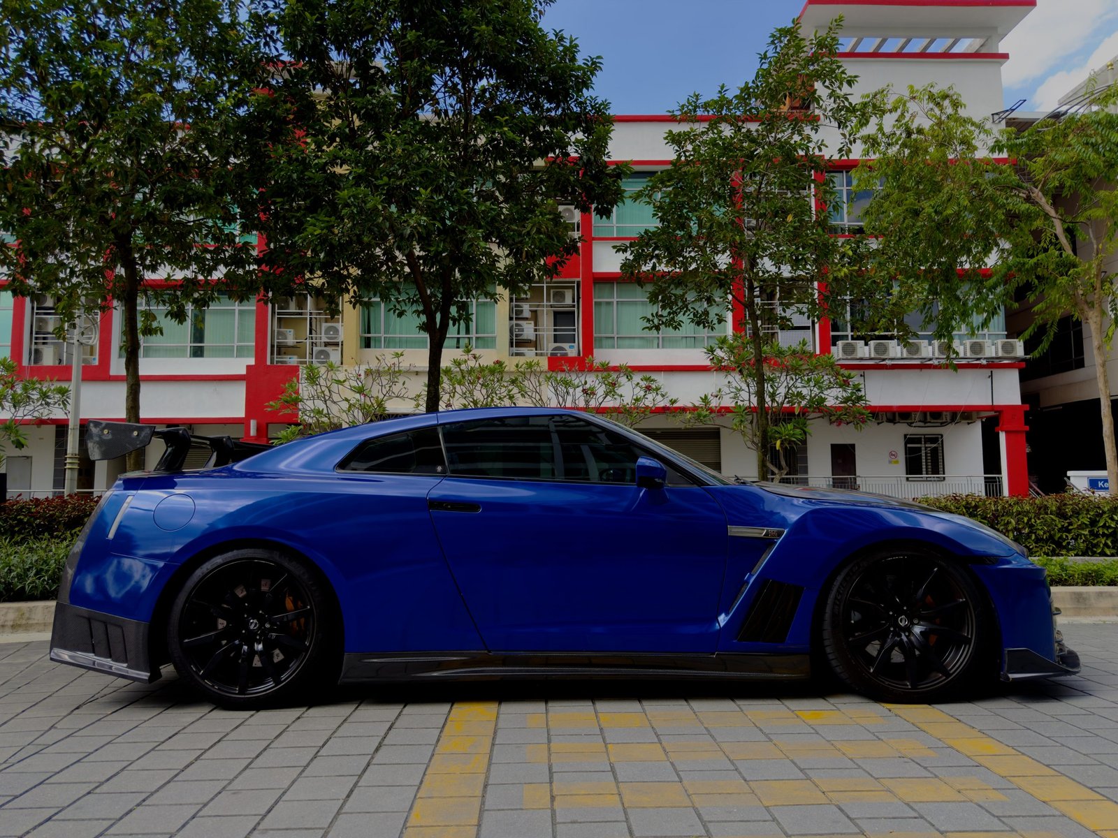 Nissan GTR R35 - Image 4