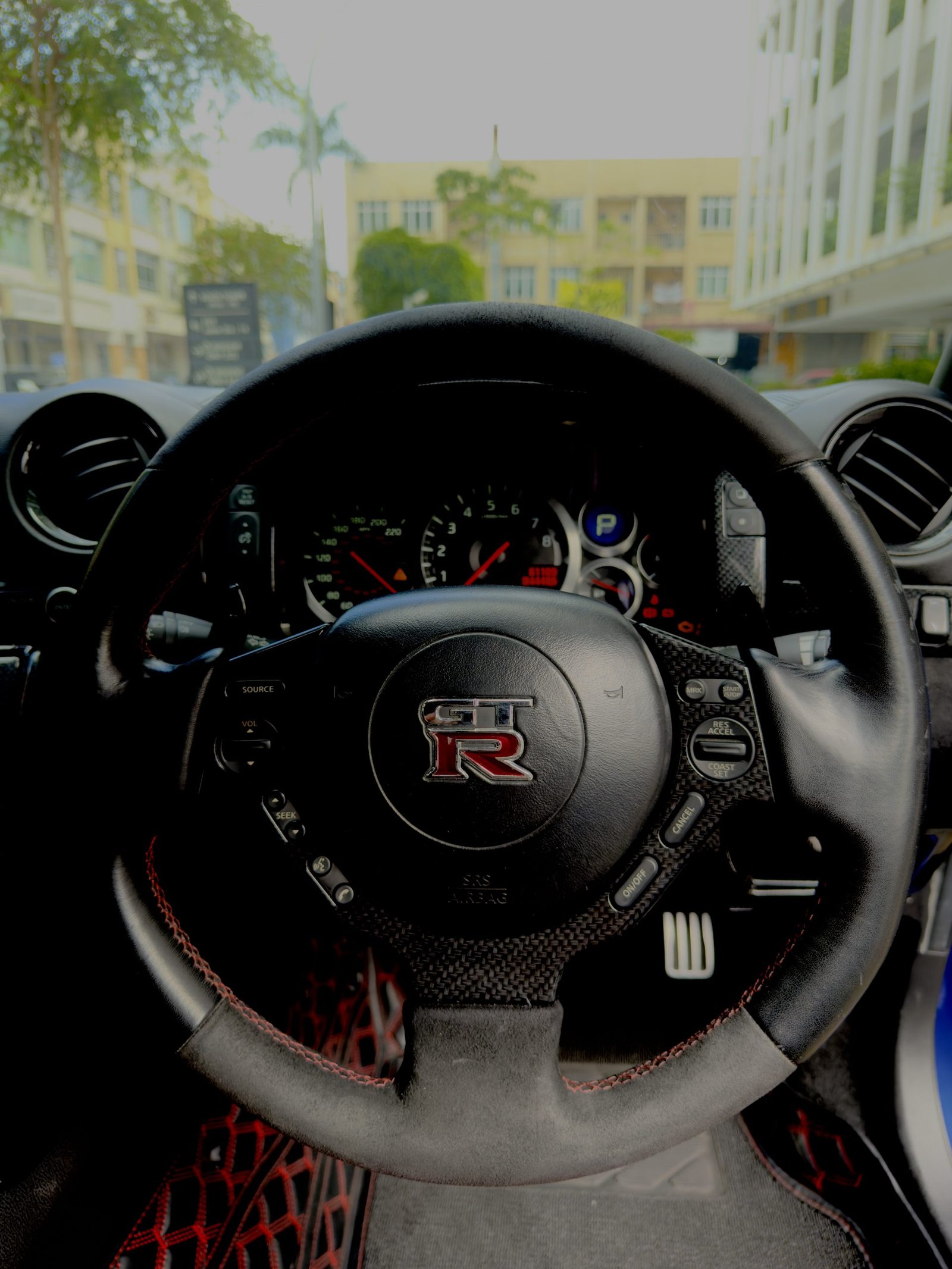 Nissan GTR R35 - Image 10