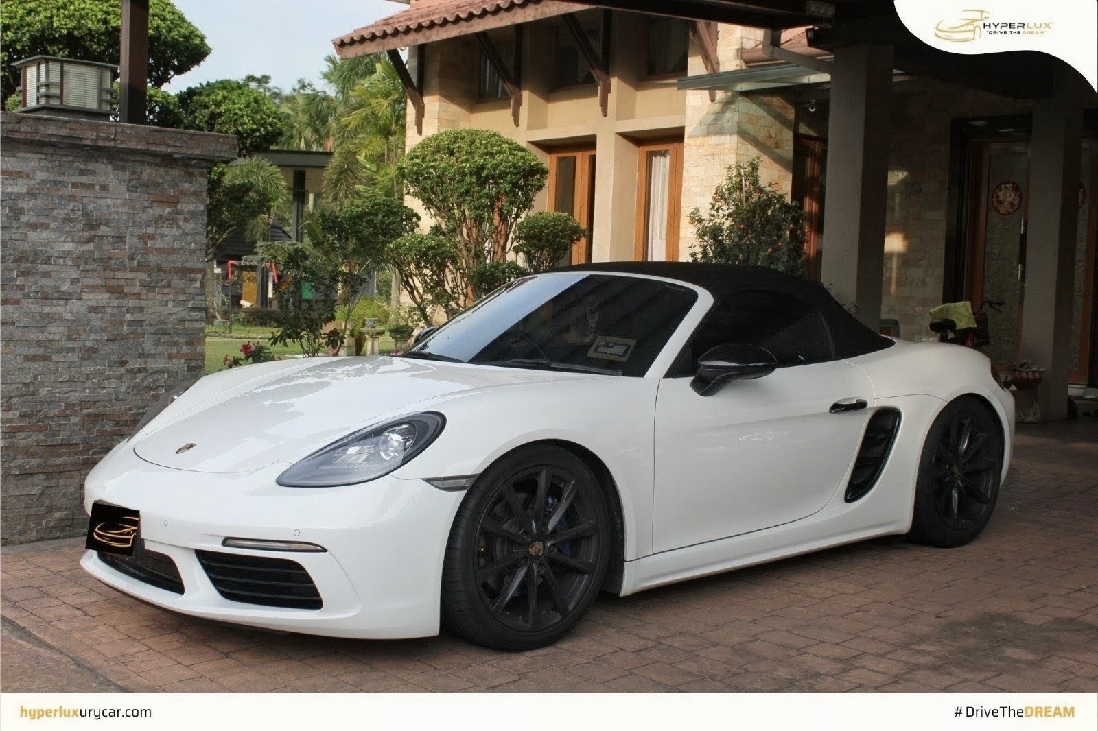Porsche 718 Boxster (White 🤍) - Image 9